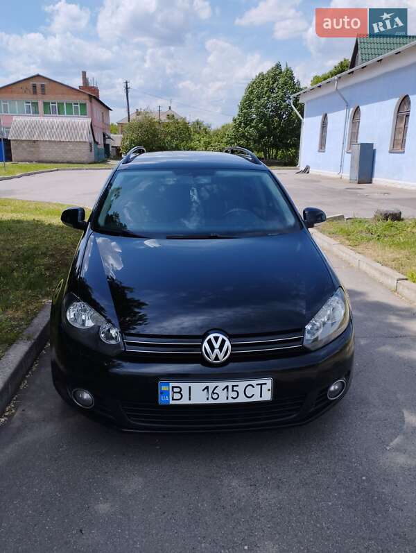 Универсал Volkswagen Golf 2010 в 