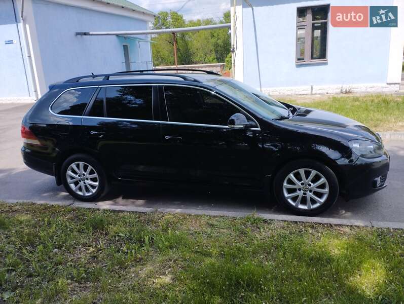 Універсал Volkswagen Golf 2010 в Полтаві
