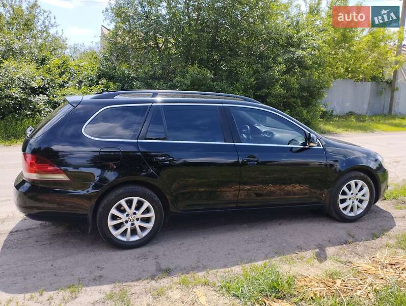 Універсал Volkswagen Golf 2010 в Полтаві