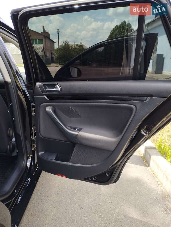 Універсал Volkswagen Golf 2010 в Полтаві