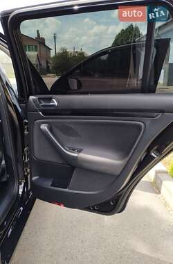 Универсал Volkswagen Golf 2010 в 