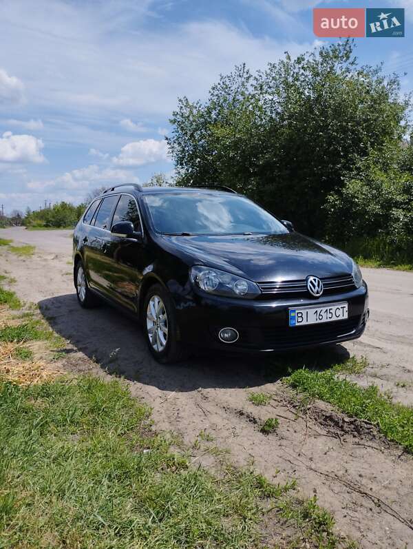 Універсал Volkswagen Golf 2010 в Полтаві
