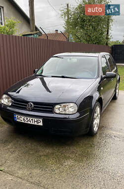 Хэтчбек Volkswagen Golf 2001 в Луцке