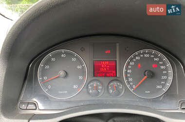 Хэтчбек Volkswagen Golf 2008 в 