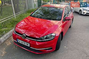Хэтчбек Volkswagen Golf 2017 в Киеве