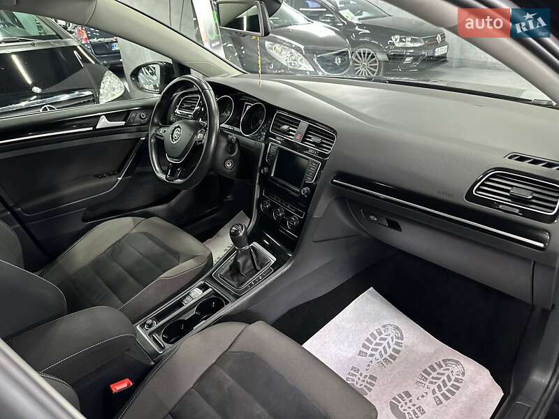 Універсал Volkswagen Golf 2015 в Кам'янському