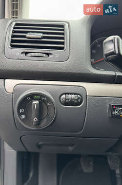Хэтчбек Volkswagen Golf 2008 в 