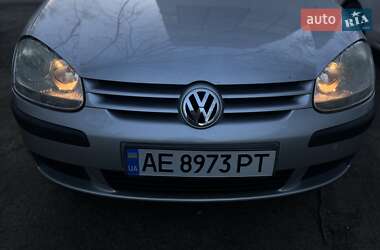 Хэтчбек Volkswagen Golf 2004 в 