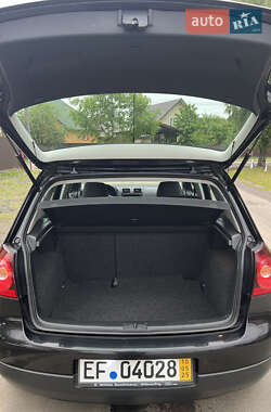 Хэтчбек Volkswagen Golf 2009 в 