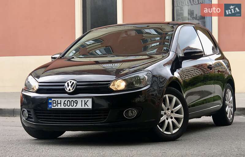 Хэтчбек Volkswagen Golf 2009 в 