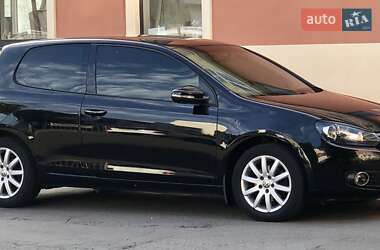 Хэтчбек Volkswagen Golf 2009 в 