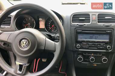 Хэтчбек Volkswagen Golf 2009 в 