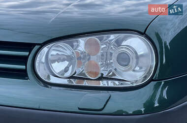 Хэтчбек Volkswagen Golf 2003 в 