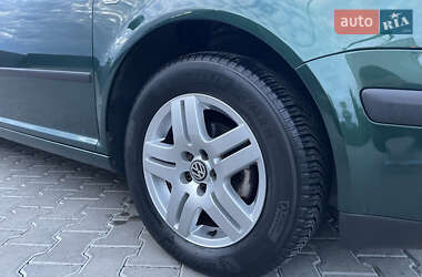 Хэтчбек Volkswagen Golf 2003 в 