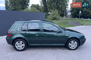 Хэтчбек Volkswagen Golf 2003 в 