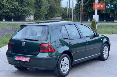 Хэтчбек Volkswagen Golf 2003 в 