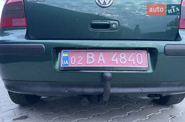Хэтчбек Volkswagen Golf 2003 в 