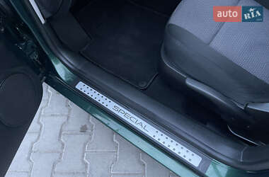 Хэтчбек Volkswagen Golf 2003 в 