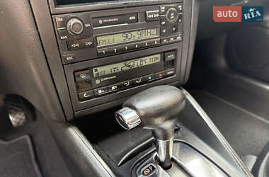 Хэтчбек Volkswagen Golf 2003 в 