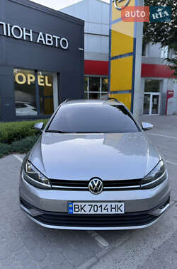 Універсал Volkswagen Golf 2017 в 