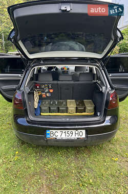 Хэтчбек Volkswagen Golf 2004 в 