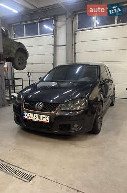 Хэтчбек Volkswagen Golf 2004 в Киеве