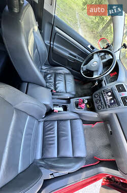 Хэтчбек Volkswagen Golf 2007 в 