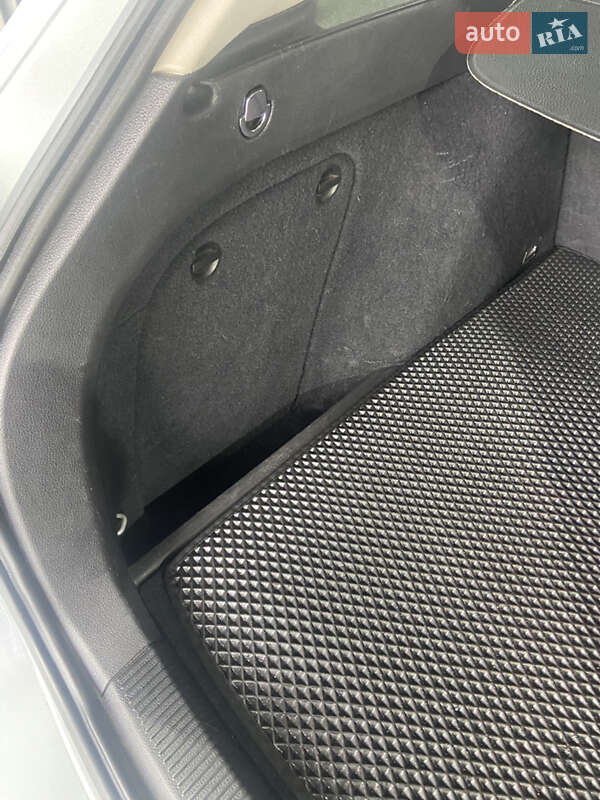 Универсал Volkswagen Golf 2010 в Мукачево