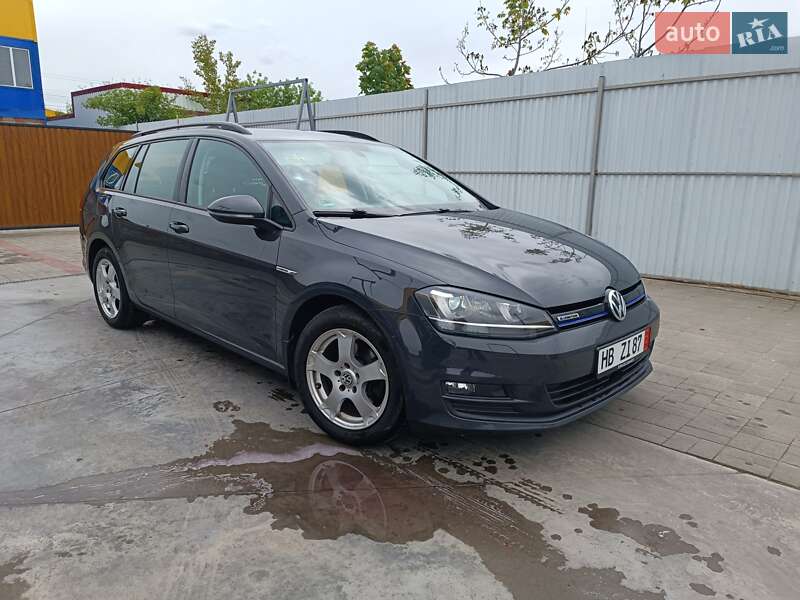 Универсал Volkswagen Golf 2015 в 