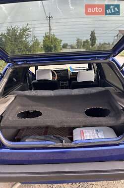 Хэтчбек Volkswagen Golf 1984 в 