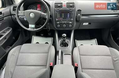 Хетчбек Volkswagen Golf 2008 в 