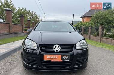 Хетчбек Volkswagen Golf 2008 в 