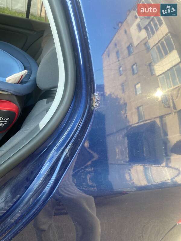 Хэтчбек Volkswagen Golf 2005 в Тернополе