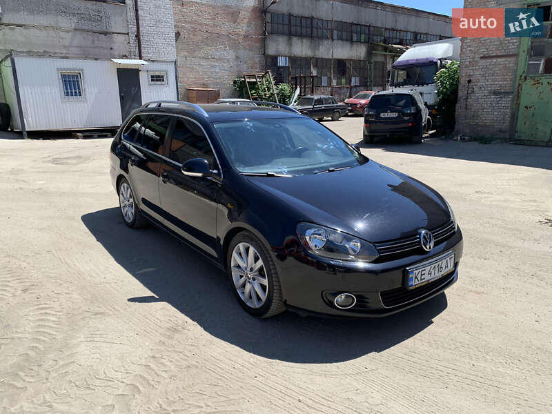 Універсал Volkswagen Golf 2010 в Дніпрі