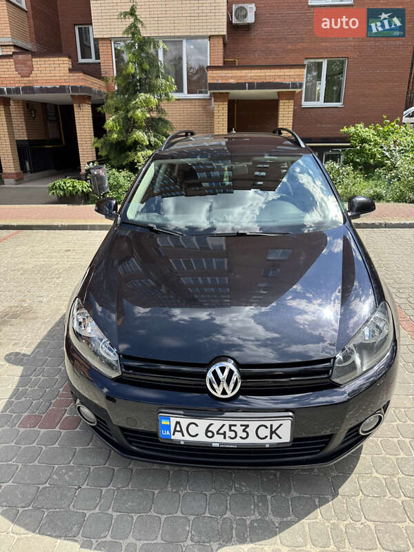 Універсал Volkswagen Golf 2012 в Ірпені