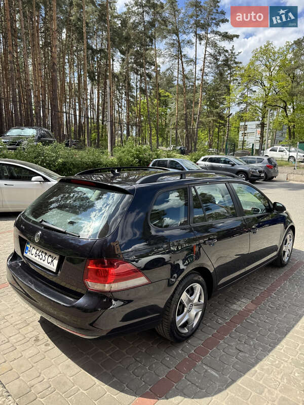 Універсал Volkswagen Golf 2012 в Ірпені