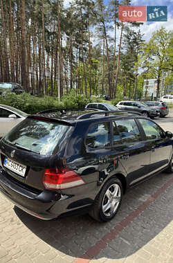 Універсал Volkswagen Golf 2012 в 