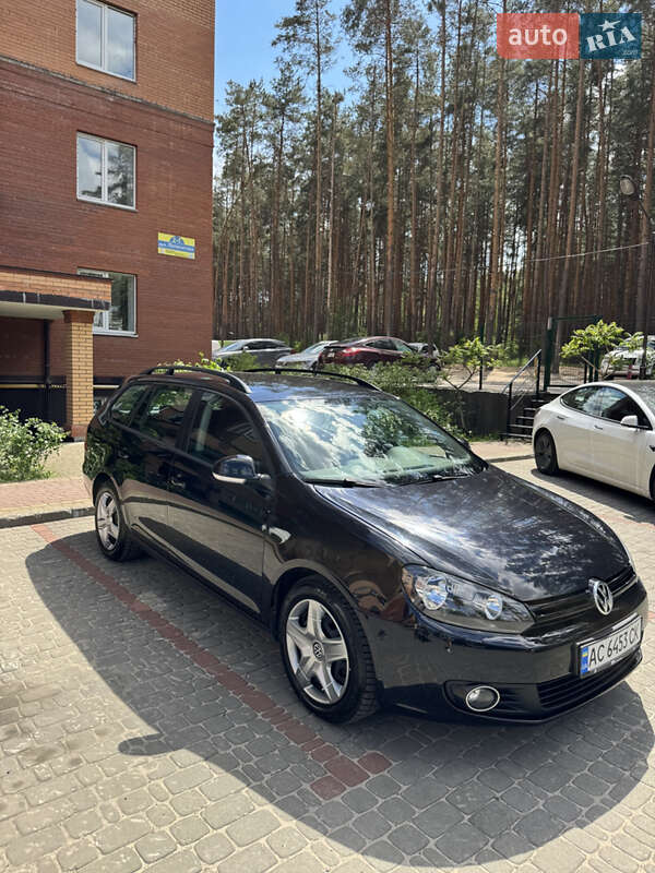 Універсал Volkswagen Golf 2012 в Ірпені