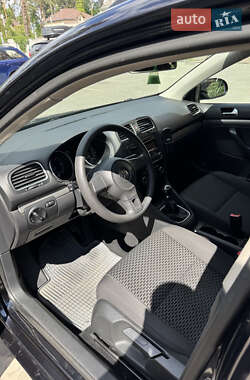 Універсал Volkswagen Golf 2012 в 