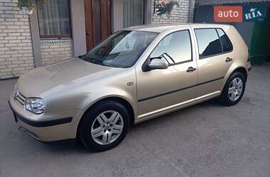Хэтчбек Volkswagen Golf 2002 в Луцке