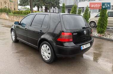 Хетчбек Volkswagen Golf 2000 в 