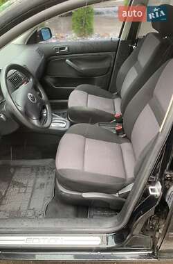 Хетчбек Volkswagen Golf 2000 в 