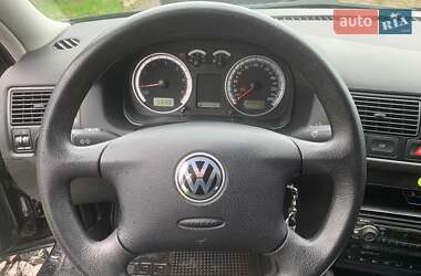 Хетчбек Volkswagen Golf 2000 в 