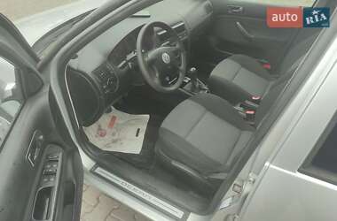 Универсал Volkswagen Golf 2003 в 