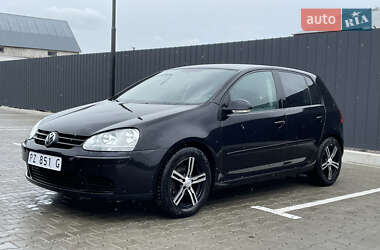 Хетчбек Volkswagen Golf 2005 в Луцьку