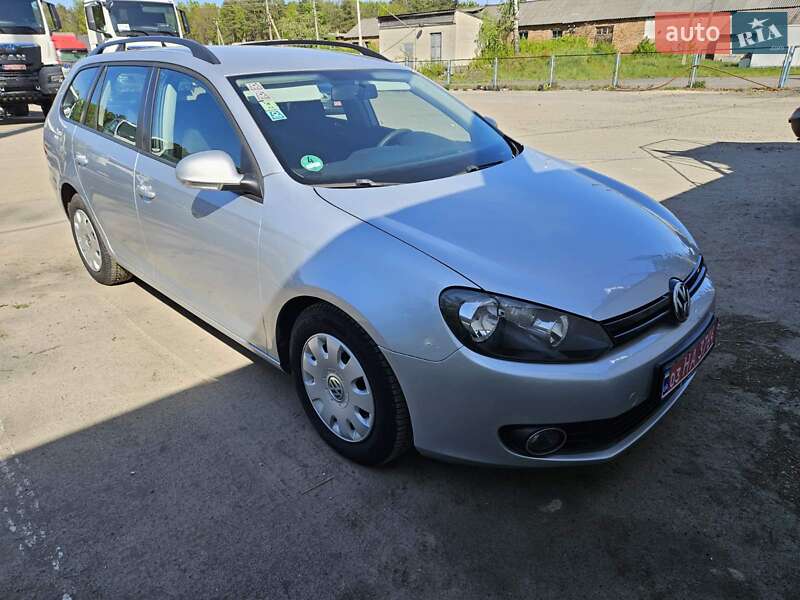 Универсал Volkswagen Golf 2010 в Луцке