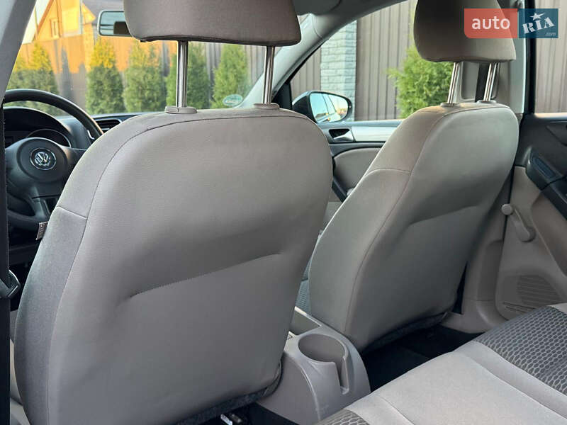 Хетчбек Volkswagen Golf 2010 в Вінниці