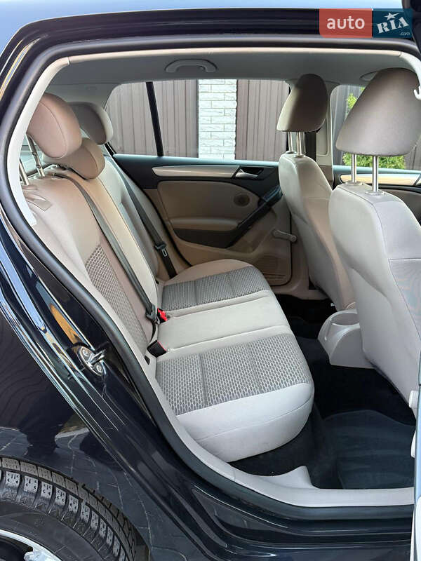Хетчбек Volkswagen Golf 2010 в Вінниці