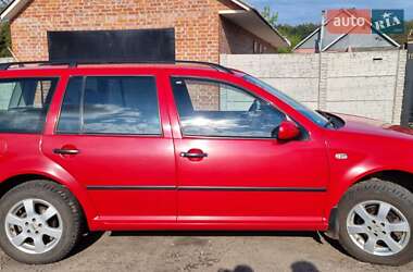 Універсал Volkswagen Golf 2001 в Тростянці