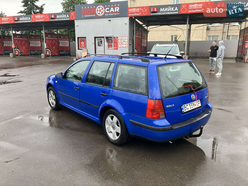 Универсал Volkswagen Golf 2000 в Киеве